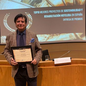 Premio mejor proyecto de sostenibilidad y rehabilitación hotelera de españa 2021-Deurrutia Orlando